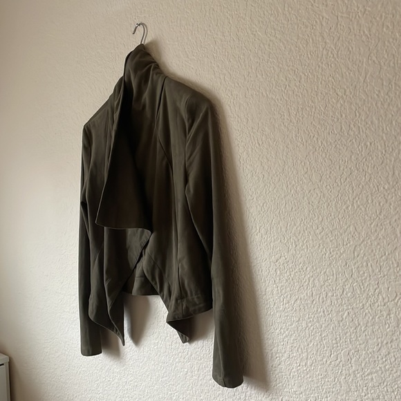 Romeo & Juliet Couture green suede jacket - Picture 7 of 12